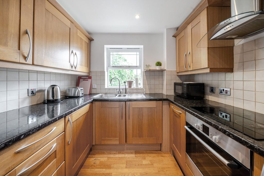 Property photo 3 of 16 Picture No. 18