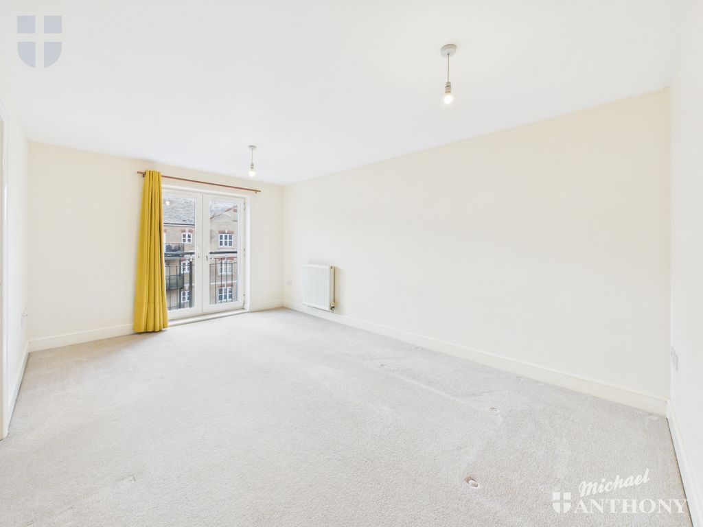 Property photo 2 of 11 Cam03852G0-Pr0548-Still002