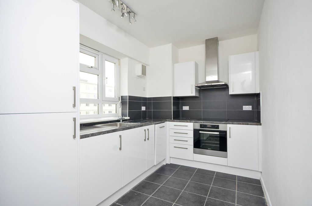 Property photo 1 of 5
