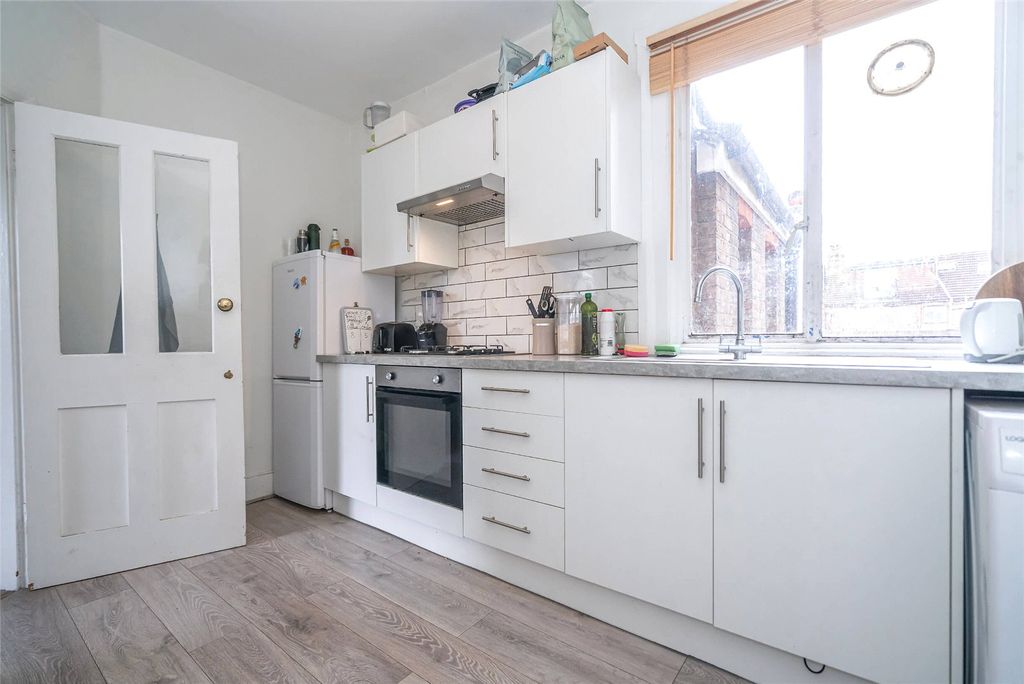 Property photo 3 of 18 Kitchen B