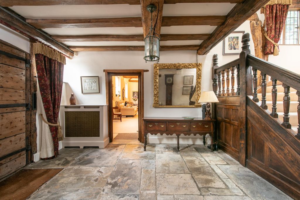 Property photo 3 of 28 Image