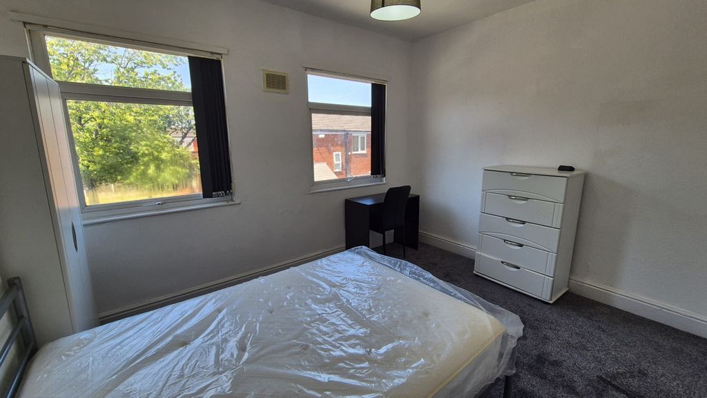 Property photo 1 of 8 Viscount Street