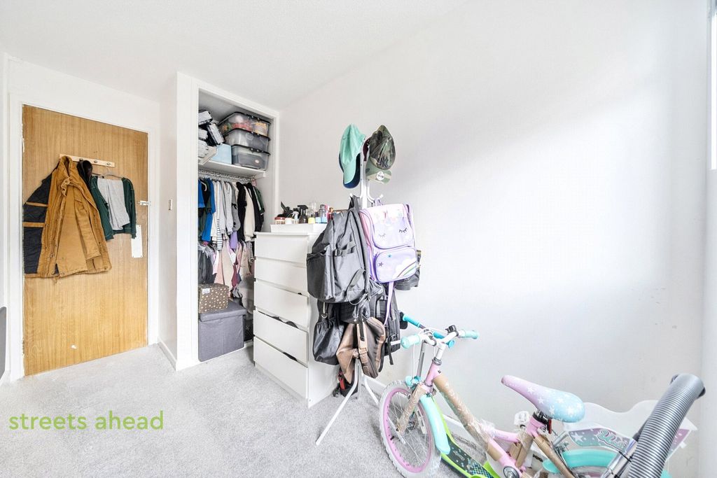 Additional image 5 of 2 bed flat for saleDavies Close, Croydon CR0