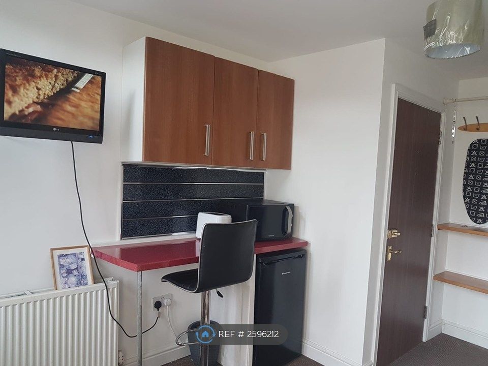 Property photo 2 of 18