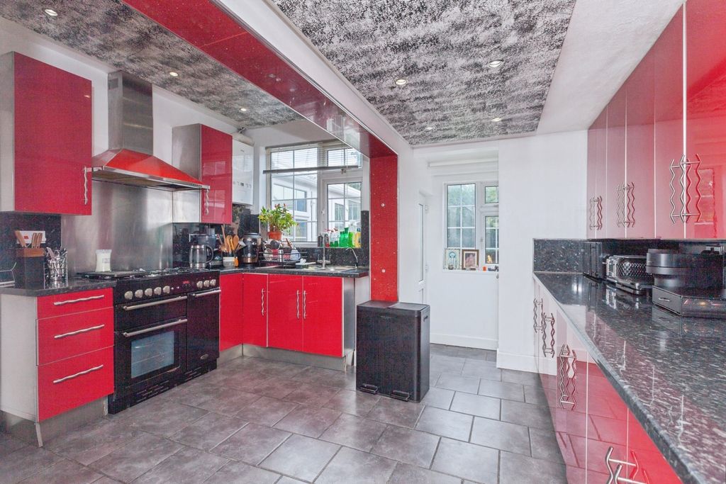 Property photo 2 of 16 Pbox-Img.Jpg