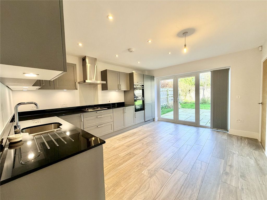 Property photo 2 of 10 Picture No. 03