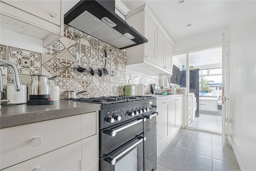 Property photo 3 of 14 Kitchen