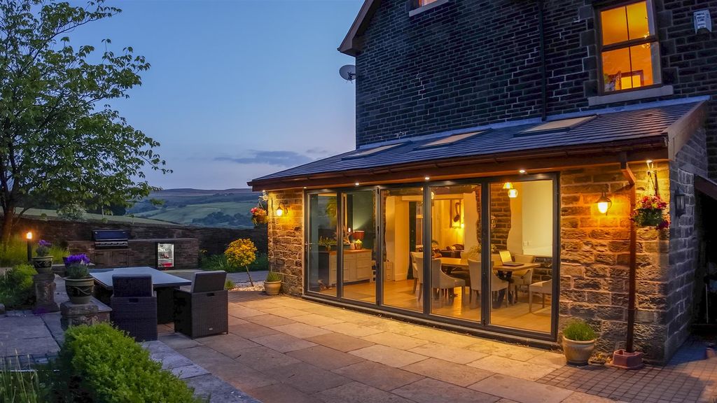 Property photo 3 of 47 Bi Folds By Night