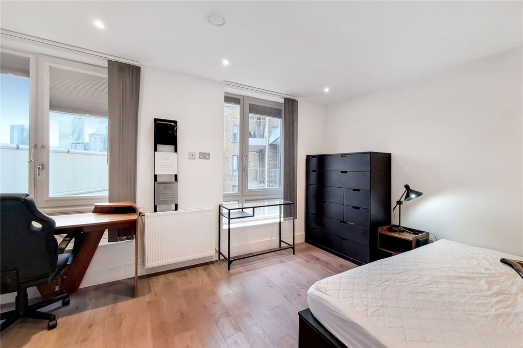 Property photo 3 of 12