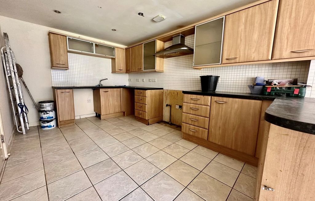 Property photo 2 of 11 Picture 2