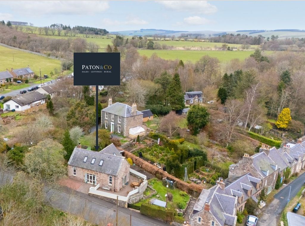 Property photo 2 of 52