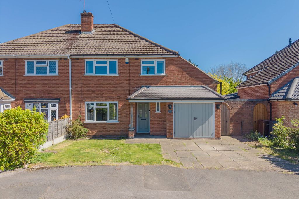 Property photo 1 of 28