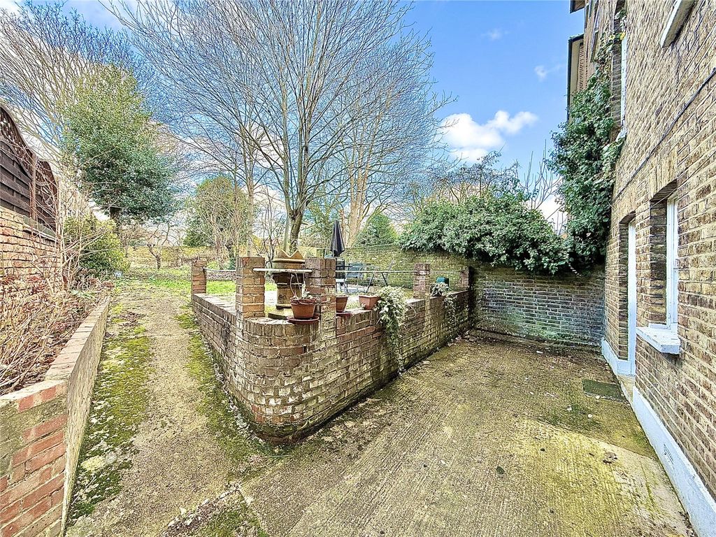 Property photo 2 of 11 Picture No. 03