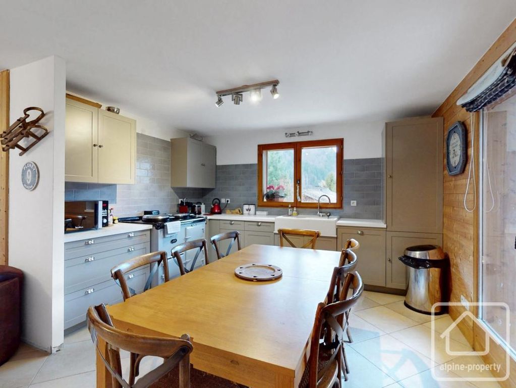 Property photo 3 of 36