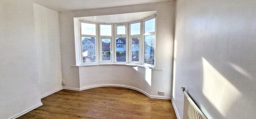 Property photo 3 of 16 Photo 3