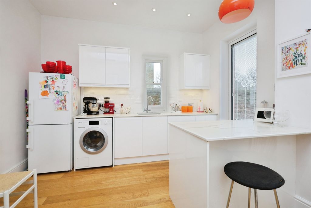 Additional image 4 of 3 bed flat for saleSt. Johns Road, Eastbourne BN20