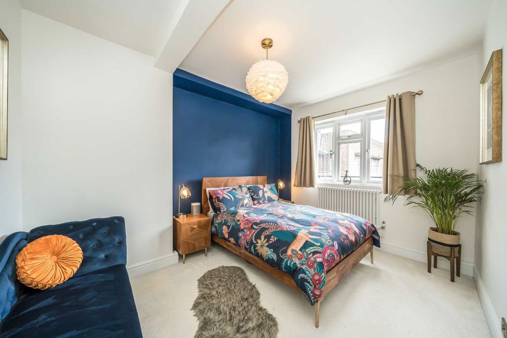 Property photo 2 of 6