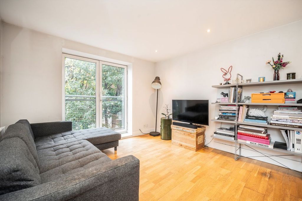 Property photo 2 of 7