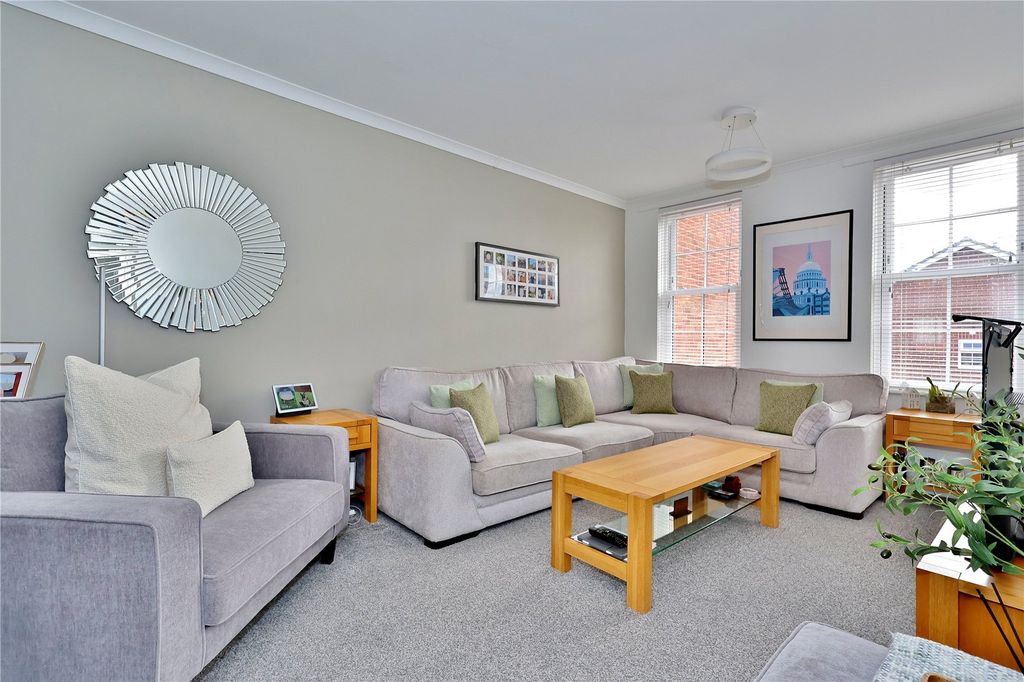 Property photo 2 of 12 Picture 2