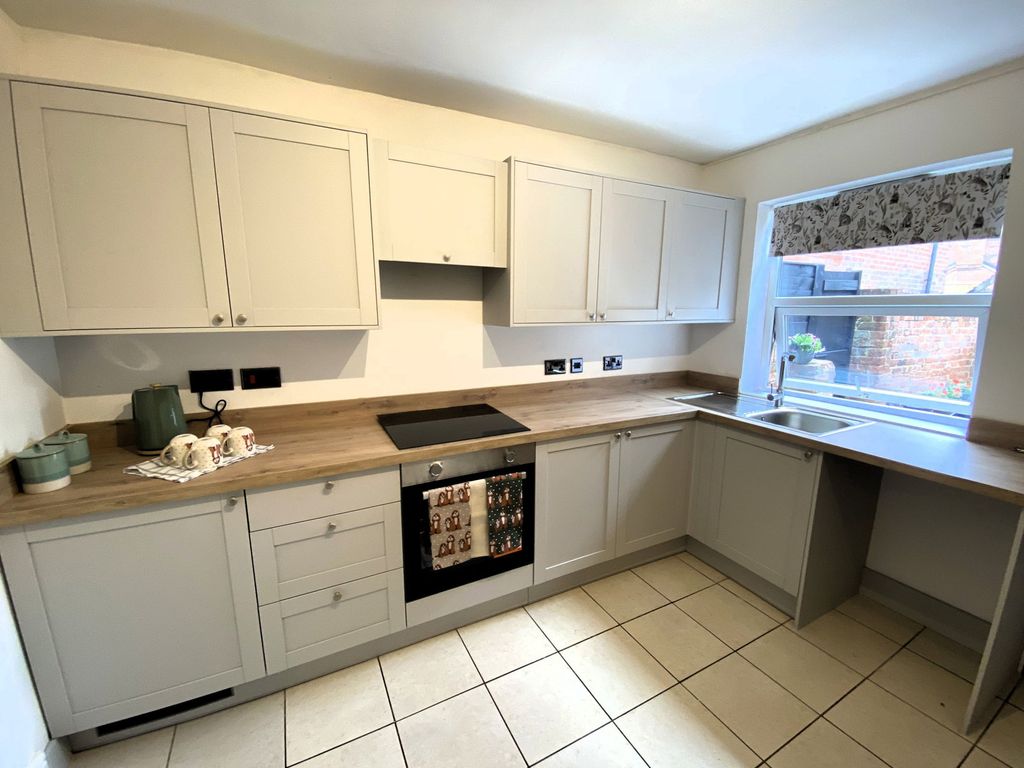 Property photo 3 of 25
