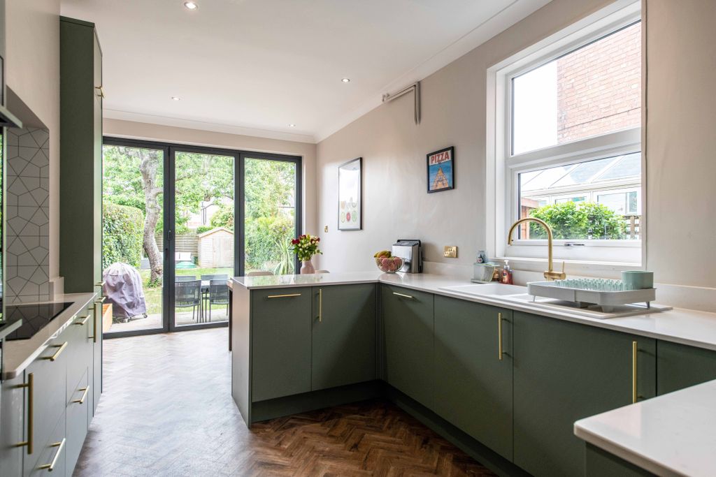 Property photo 3 of 23