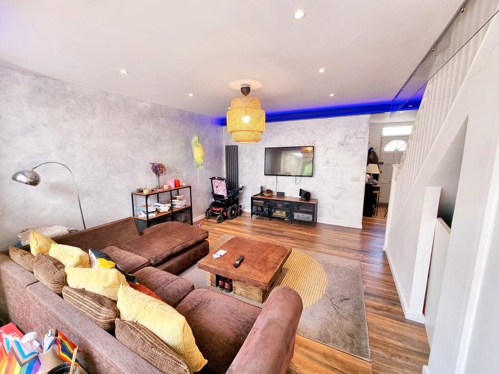 Property photo 2 of 23