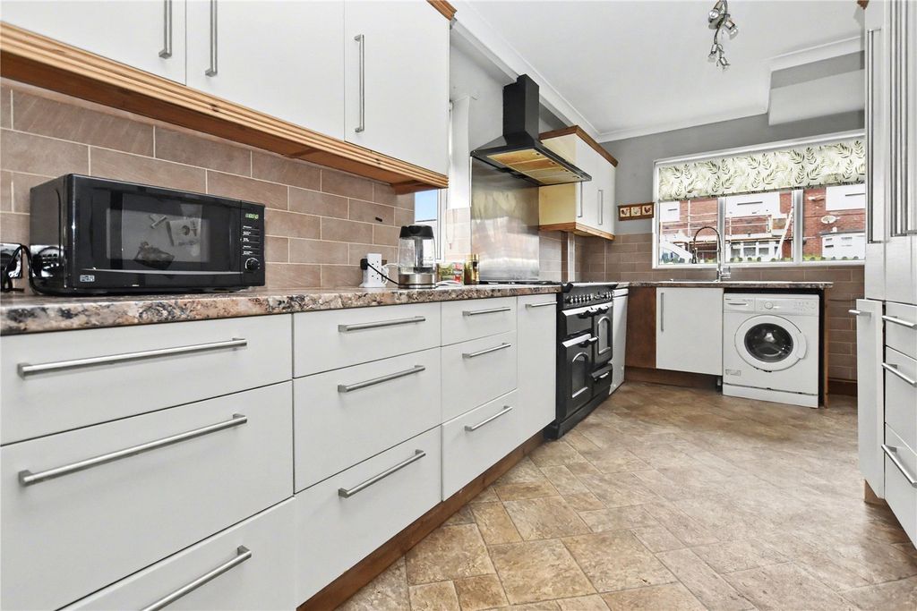 Property photo 3 of 28 Picture No. 09