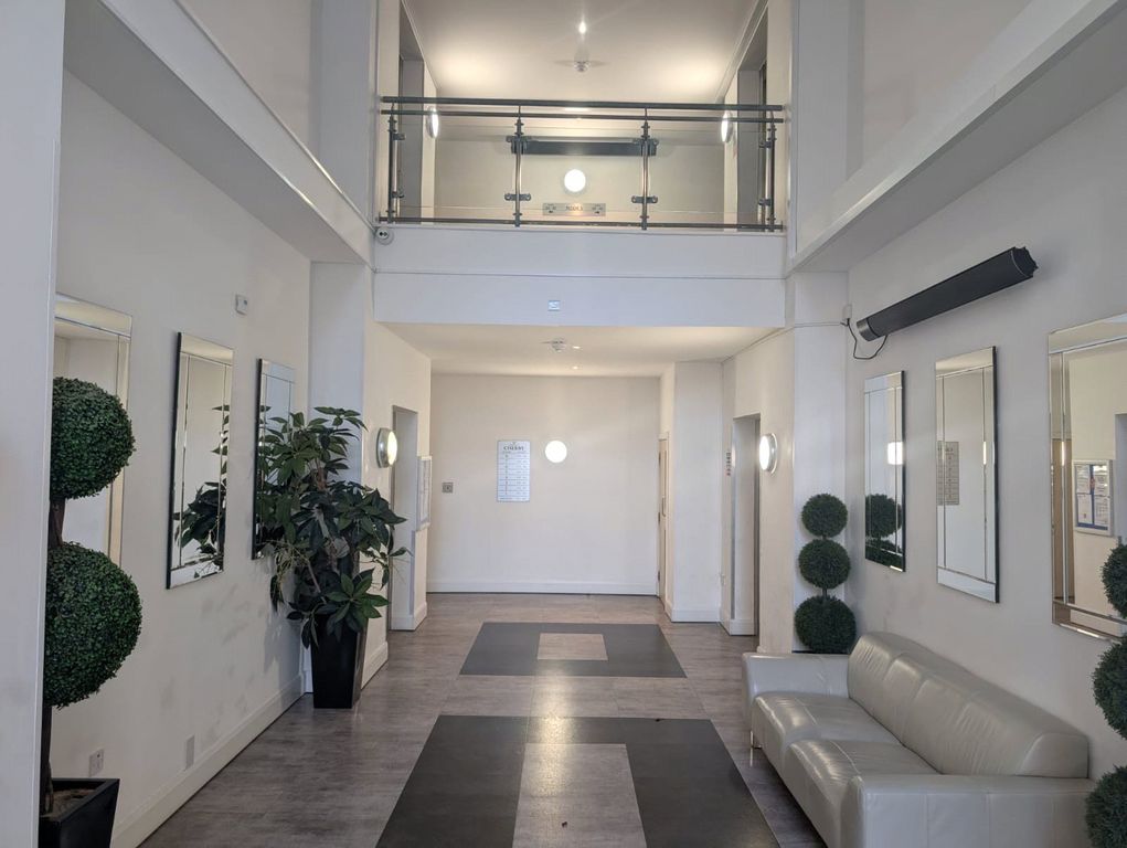 Property photo 2 of 18 Picture No. 14