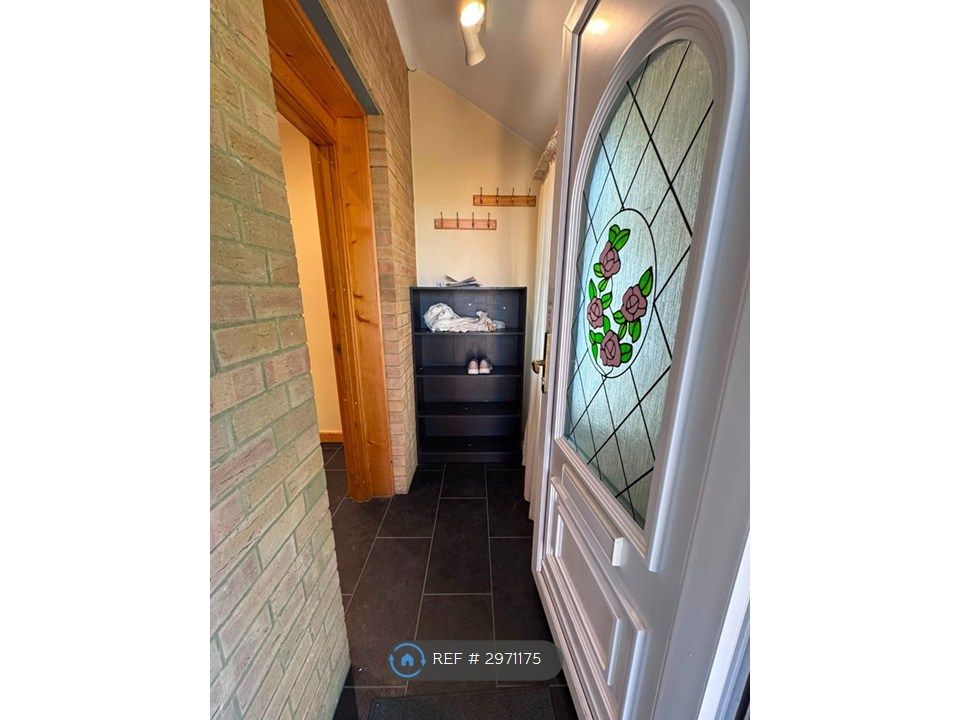 Property photo 1 of 12 Entrance