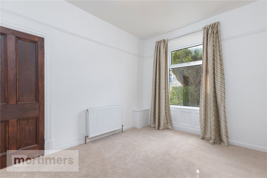 Property photo 3 of 20 Dining Room