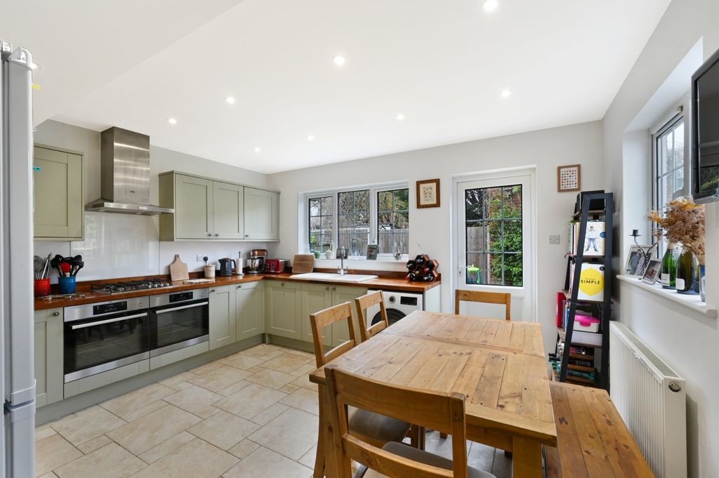 Property photo 1 of 24 Picture No. 01
