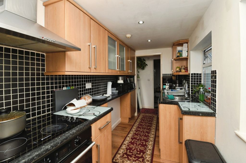 Property photo 2 of 17 Photo