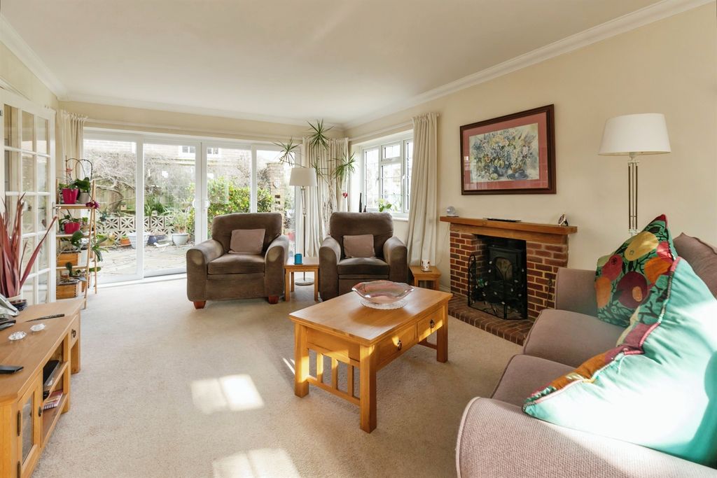Property photo 3 of 19