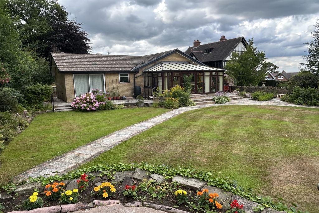 Property photo 2 of 19 Garden