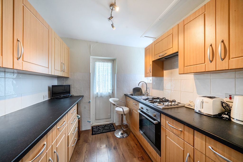 Property photo 3 of 20 1469712-13-6A1Eba...