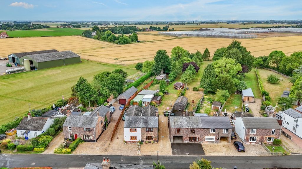 Property photo 2 of 42 4326783