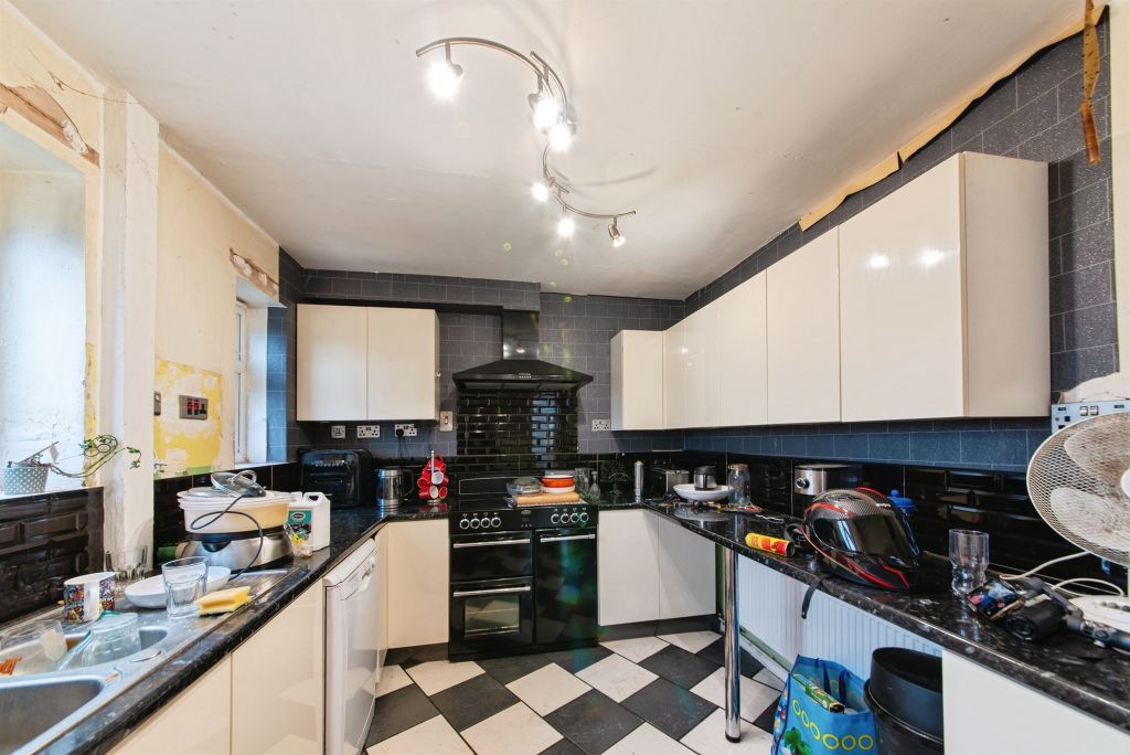 Property photo 2 of 16