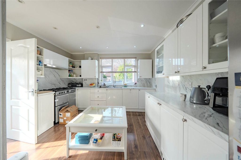 Property photo 3 of 18 Picture No. 23