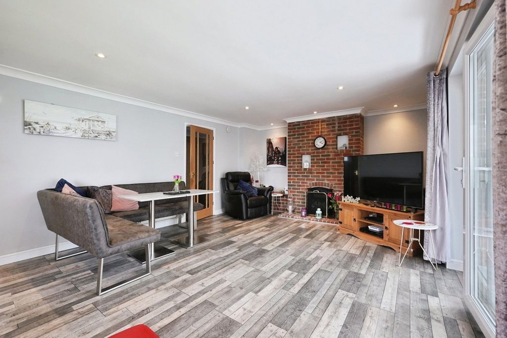 Property photo 3 of 17 Picture No. 03