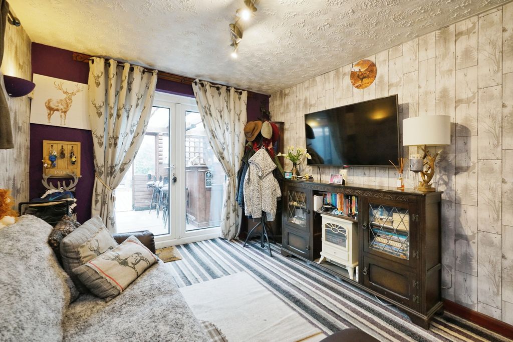 Property photo 3 of 27 Photography