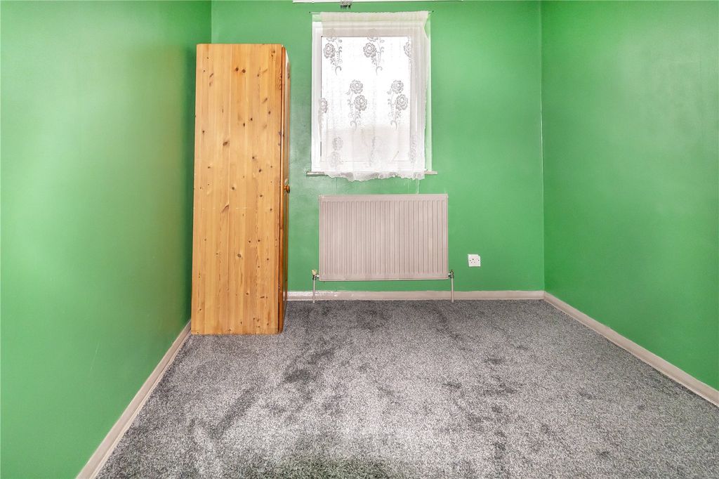 Property photo 3 of 3 Picture No. 04