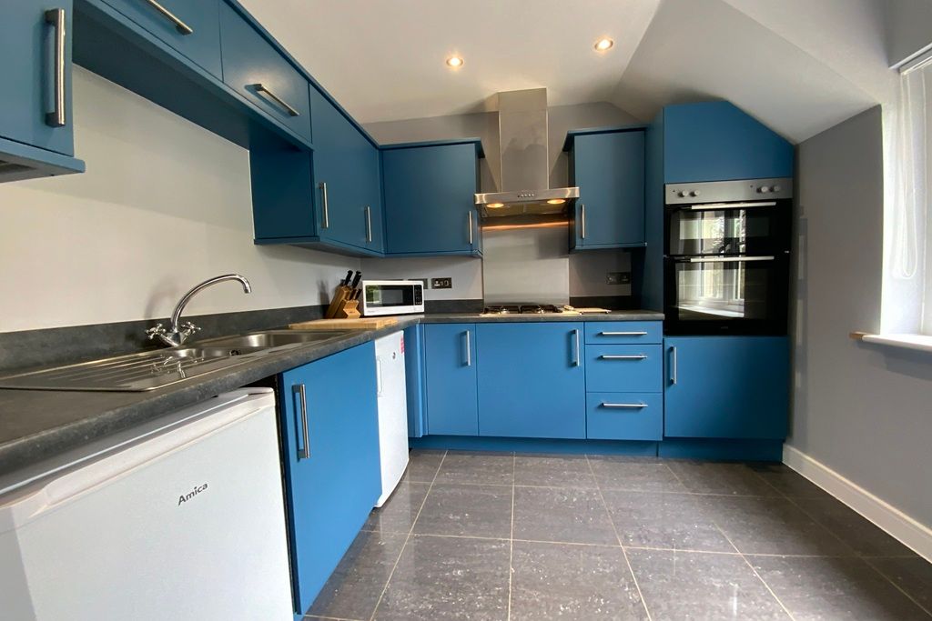 Property photo 3 of 19 Kitchen