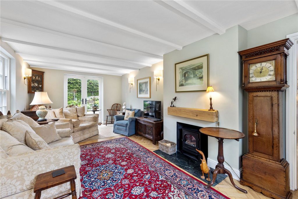 Property photo 2 of 20 Sitting Room