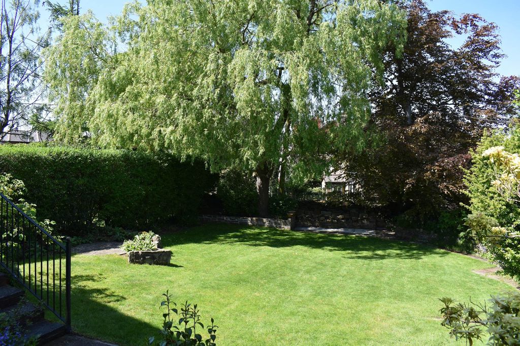 Property photo 2 of 24