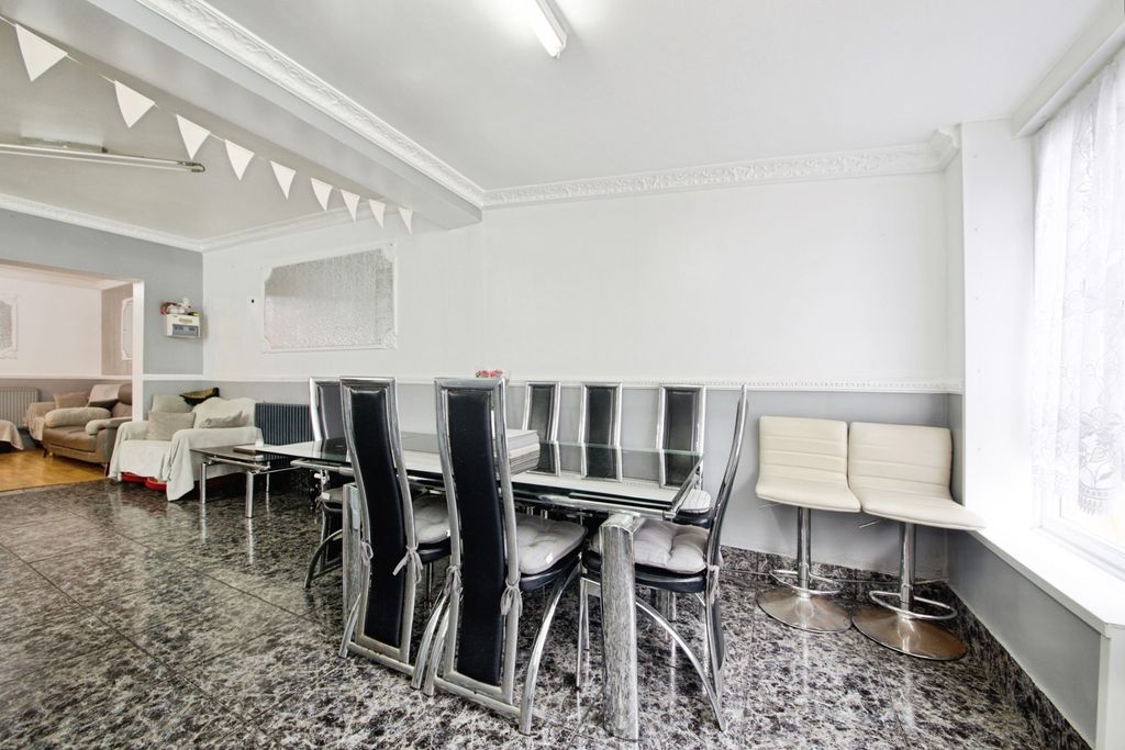 Property photo 3 of 20 Pbox-Img.Jpg