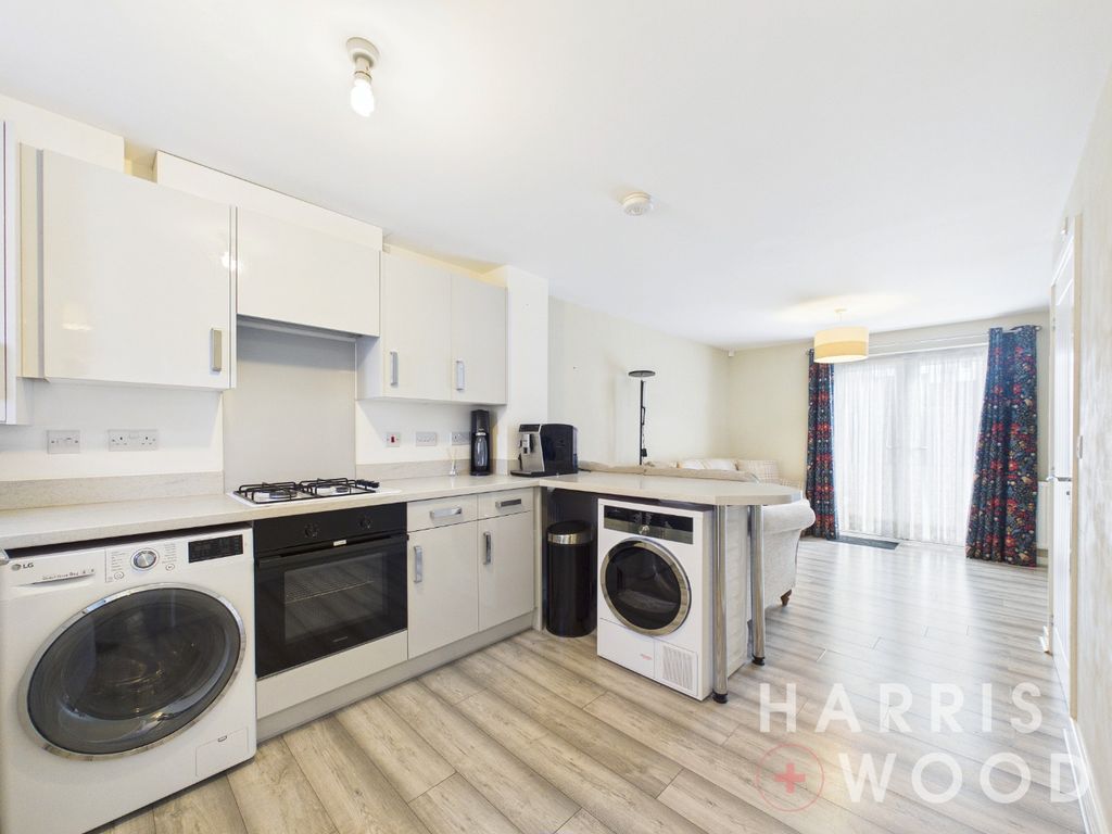Property photo 2 of 19 5225143