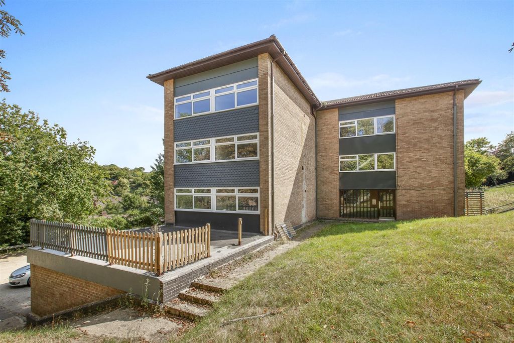 Property photo 1 of 5 External