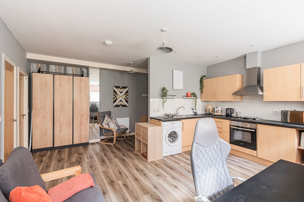 Property photo 3 of 14 Property Image 3