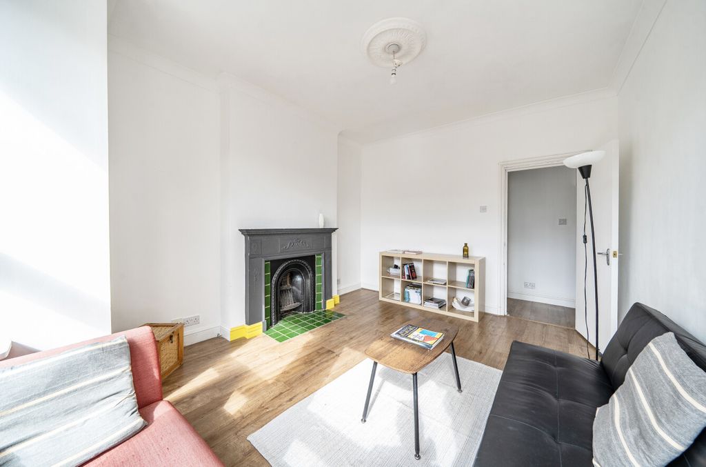 Property photo 2 of 17