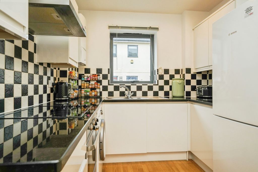 Property photo 3 of 17 Pbox-Img.Jpg